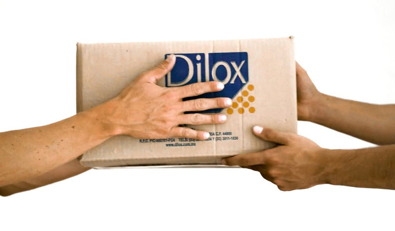 Entrega de una caja de sobres Dilox